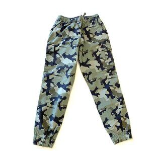 Arizona Girls Camouflage Cargo Jogger Pants. Size 12. Pockets. Elastic Waist